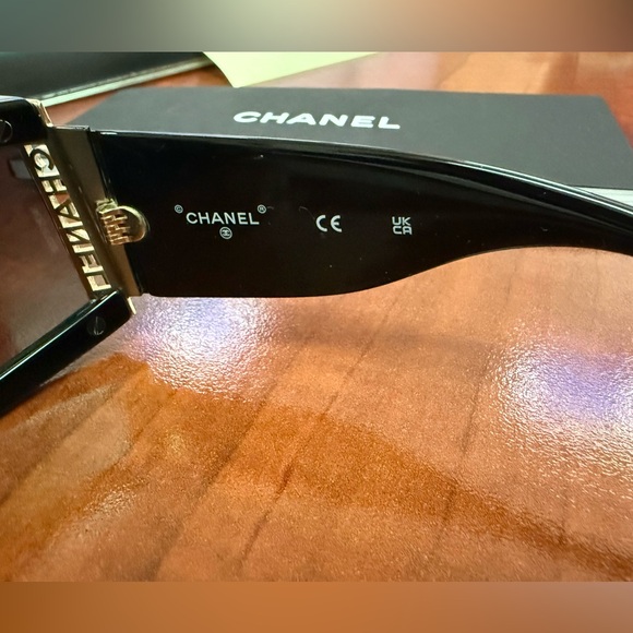 Chanel Acetate sunglasses - Picture 6 of 13
